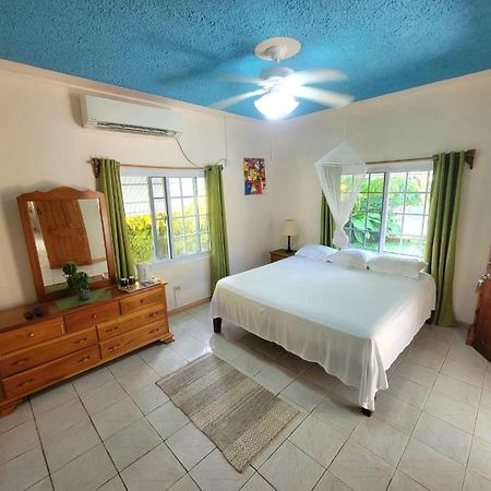 Green'S Palace Jamaica Oracabessa Exterior photo