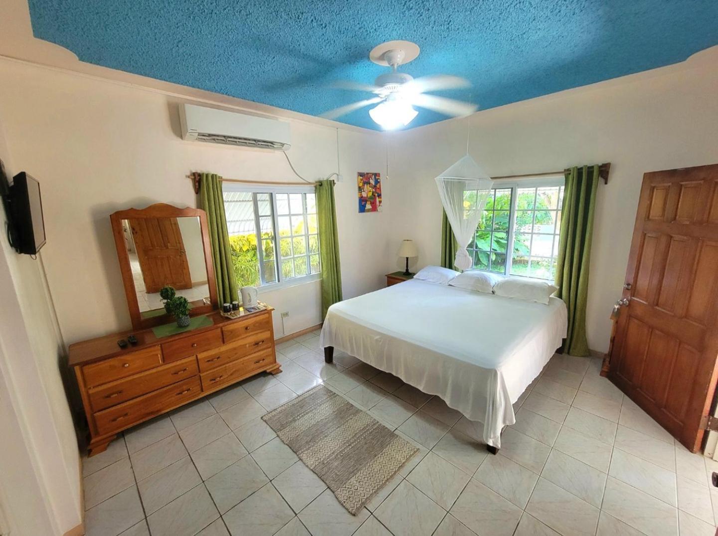 Green'S Palace Jamaica Oracabessa Exterior photo